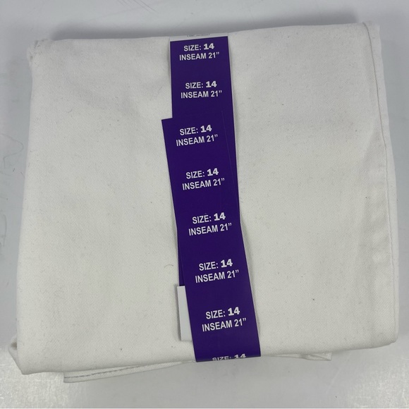 Gloria Vanderbilt Women's Amanda Capri Jean - Picture 5 of 11